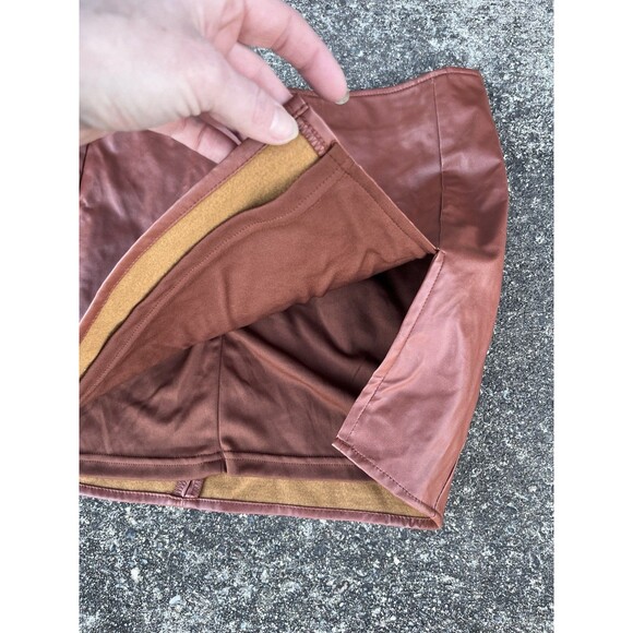 Fashion Nova Women Mini Skirt Medium Faux Leather Slit Short Lined Red Brown - Picture 5 of 13